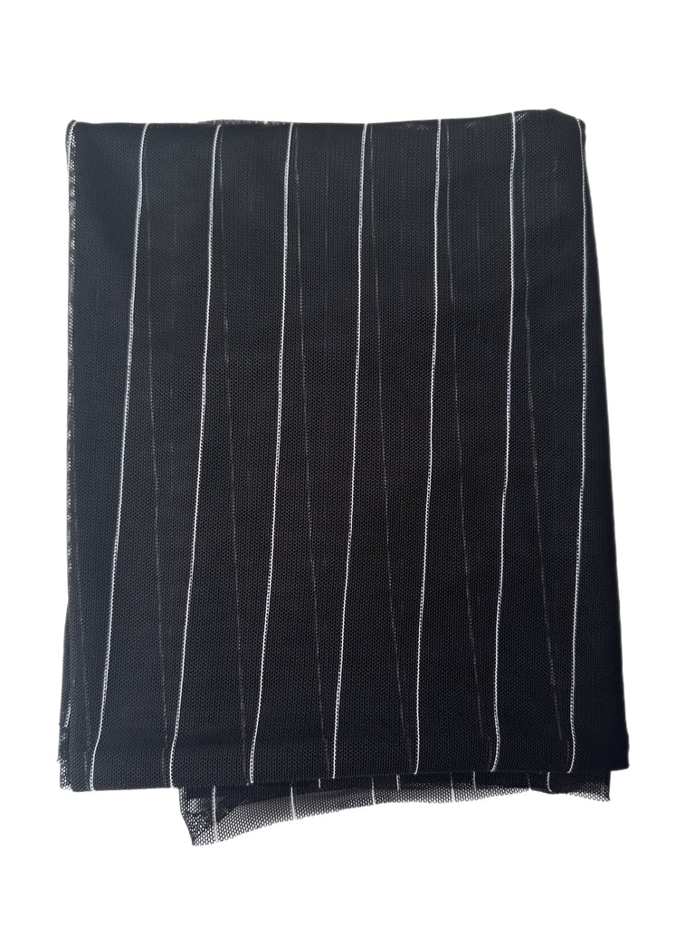Stripe black and white mesh knit